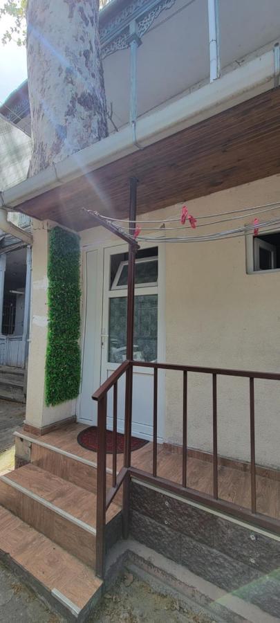 Honey Apartment Tbilisi Eksteriør bilde